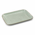 Piatto rettangolare 30×20 cm in ceramica verde con superficie scanalata